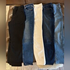 GAP 5 pairs of women’s skinny jeans 4/27